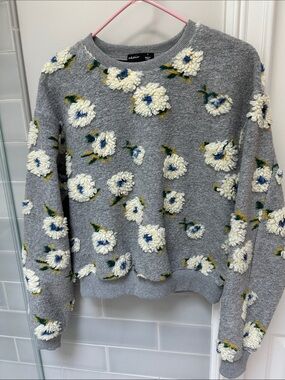 Gray Crewneck Sweatshirt type top with Cream Chenille Floral Detail